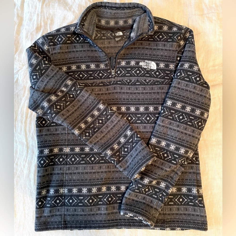Men’s Medium The North Face Nordic quarter zip.
